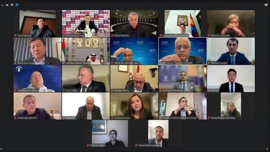 主演新剧《肯尼迪》聚焦著名政治家族 2 堪比时装周!
