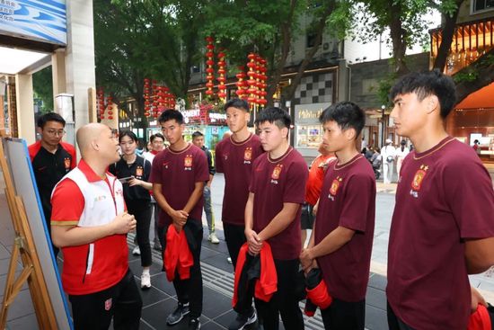 《哥斯拉2：怪兽之王》单日票房2771万，累计票房有望在小长假突破6亿。