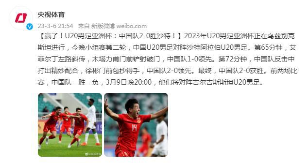 处在热恋时期的天后笑容满面，时时刻刻洋溢着幸福的味道。
