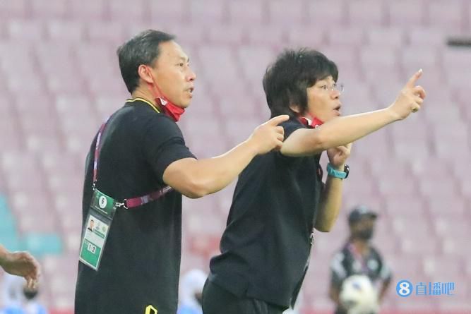 谢贤获香港电影金像奖终身成就奖：见证港片历史 2019-04-02 4月2日，第38届香港电影金像奖官方宣布终身成就奖授予演员谢贤，专业精神奖颁给龙虎武师刘允。
