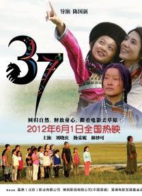 麦当娜与男友“母子恋”告吹 带女儿遮脸现身 2013-12-23 纽约当地时间12月21日，歌手麦当娜带着17岁的大女儿罗狄丝前往卡巴拉中心。
